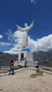 Cristo en el cementerio de Yungay